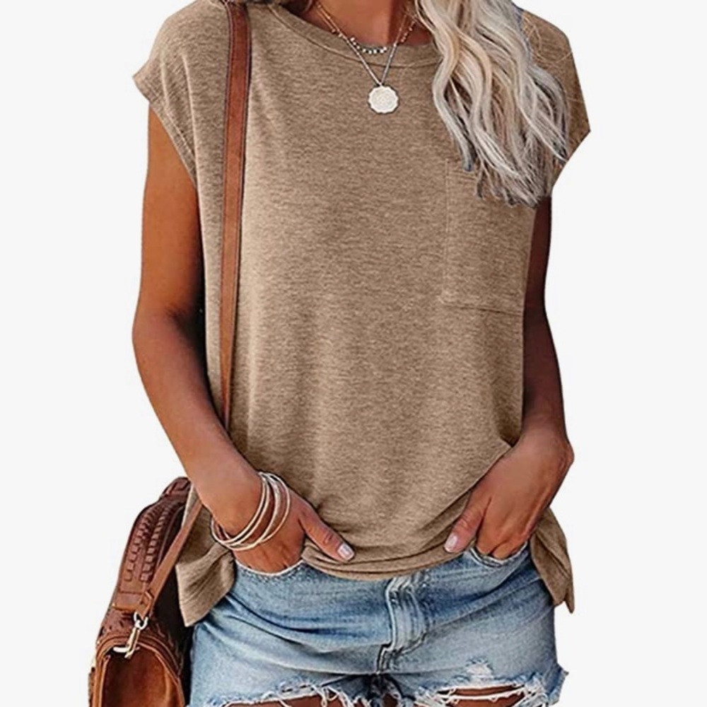 Cute Merokeety cap sleeved pocket tee